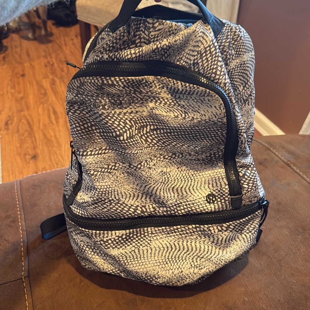 Lululemon back pack